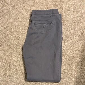 Denver Hayes Men's Flat-Front Chinos in Charcoal